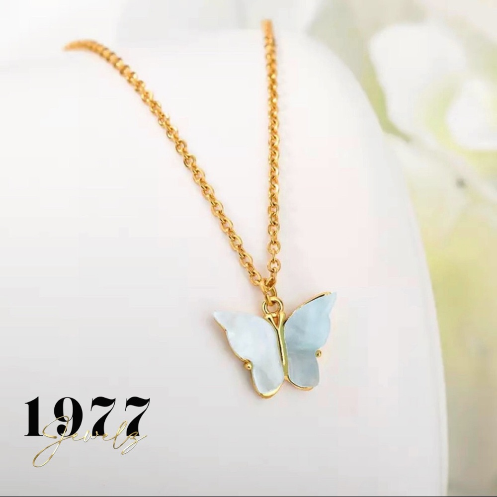 Butterfly necklace (blue)